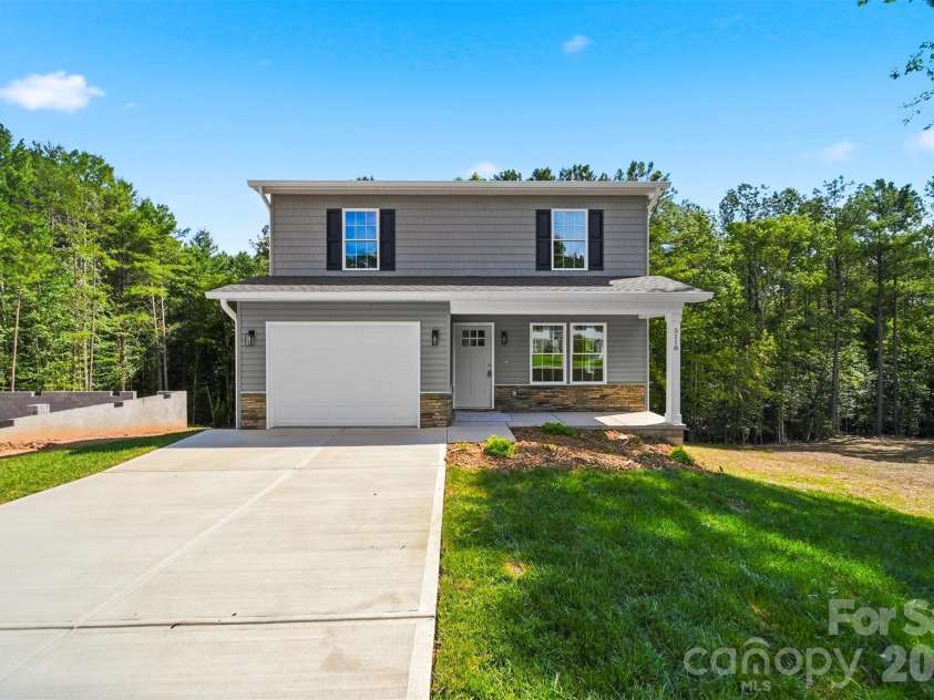 5118 Hanging Rock Court, Hickory, NC 28601.  MLS# CAR4396141, YatesRealty ID 32397. 