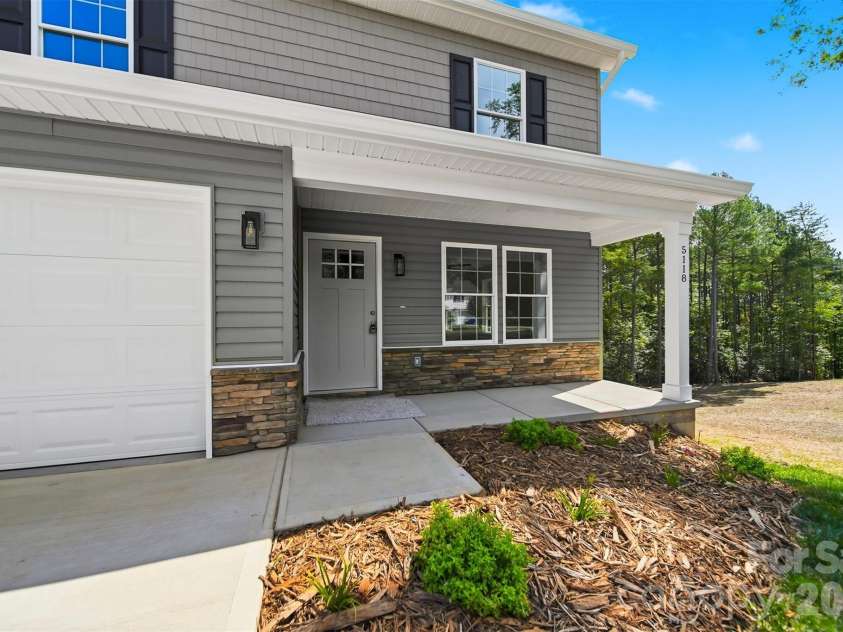 5118 Hanging Rock Court, Hickory, NC 28601.  MLS# CAR4396141, YatesRealty ID 32397. 