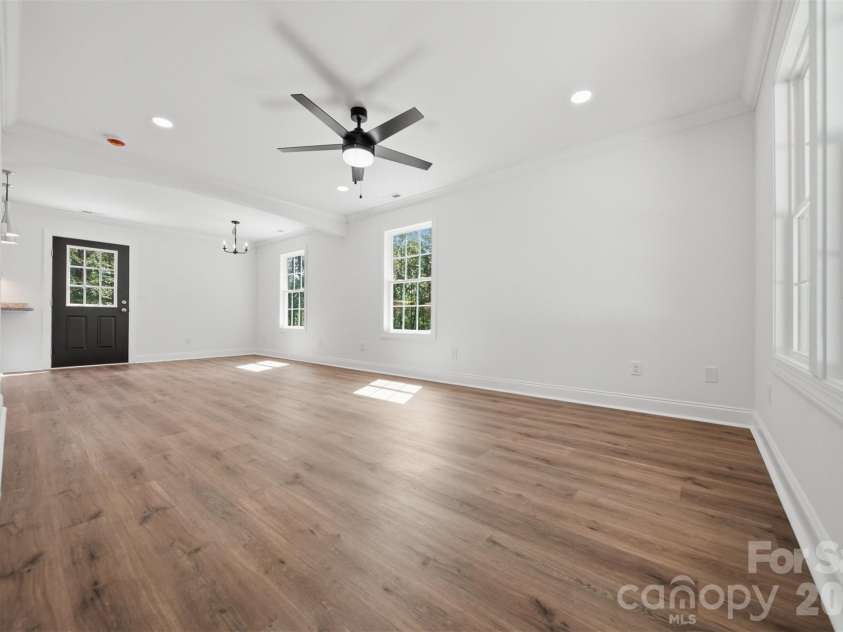 5118 Hanging Rock Court, Hickory, NC 28601.  MLS# CAR4396141, YatesRealty ID 32397. 