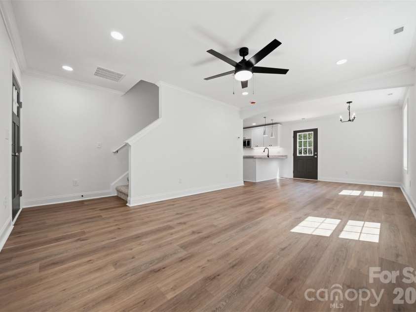 5118 Hanging Rock Court, Hickory, NC 28601.  MLS# CAR4396141, YatesRealty ID 32397. 