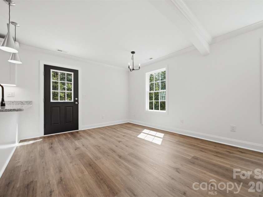5118 Hanging Rock Court, Hickory, NC 28601.  MLS# CAR4396141, YatesRealty ID 32397. 