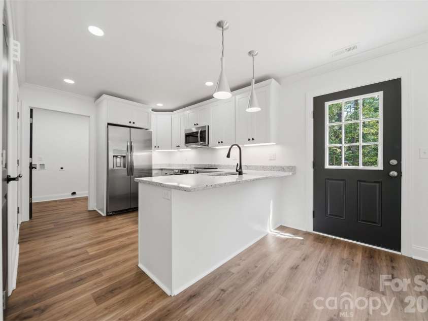 5118 Hanging Rock Court, Hickory, NC 28601.  MLS# CAR4396141, YatesRealty ID 32397. 
