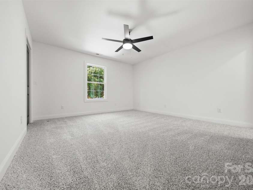 5118 Hanging Rock Court, Hickory, NC 28601.  MLS# CAR4396141, YatesRealty ID 32397. 