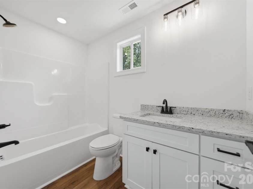 5118 Hanging Rock Court, Hickory, NC 28601.  MLS# CAR4396141, YatesRealty ID 32397. 
