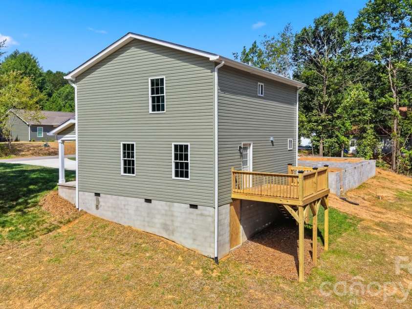 5118 Hanging Rock Court, Hickory, NC 28601.  MLS# CAR4396141, YatesRealty ID 32397. 