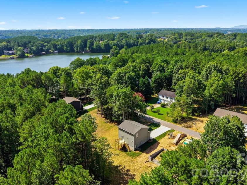 5118 Hanging Rock Court, Hickory, NC 28601.  MLS# CAR4396141, YatesRealty ID 32397. 