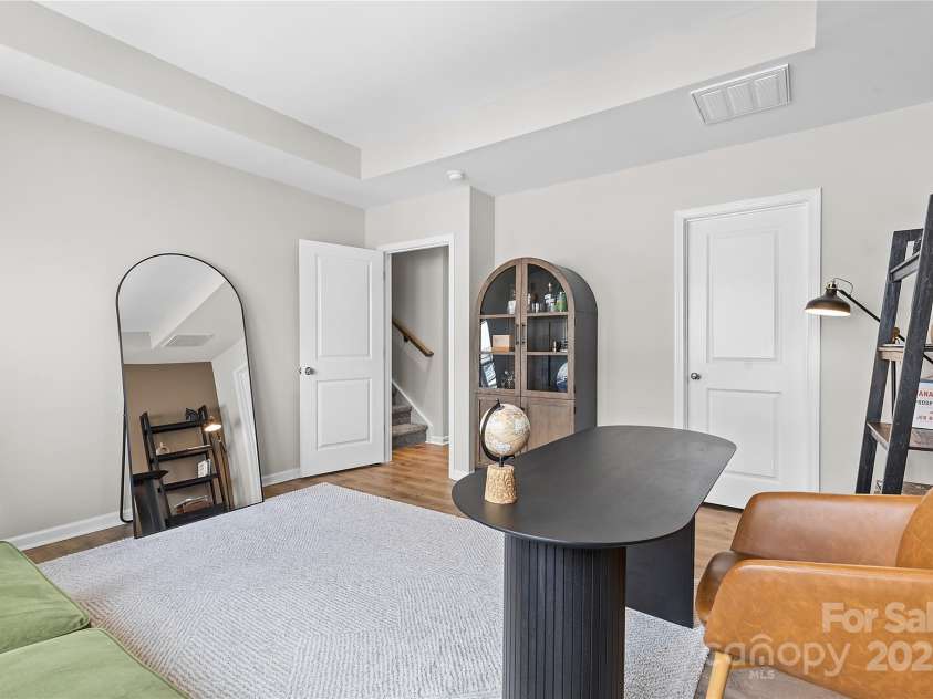 621 Tudor Park Way, Charlotte, NC 28211.  MLS# CAR4281088, YatesRealty ID 32397. 