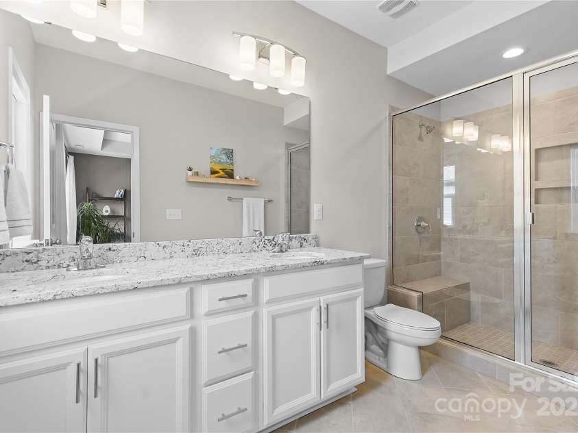 621 Tudor Park Way, Charlotte, NC 28211.  MLS# CAR4281088, YatesRealty ID 32397. 