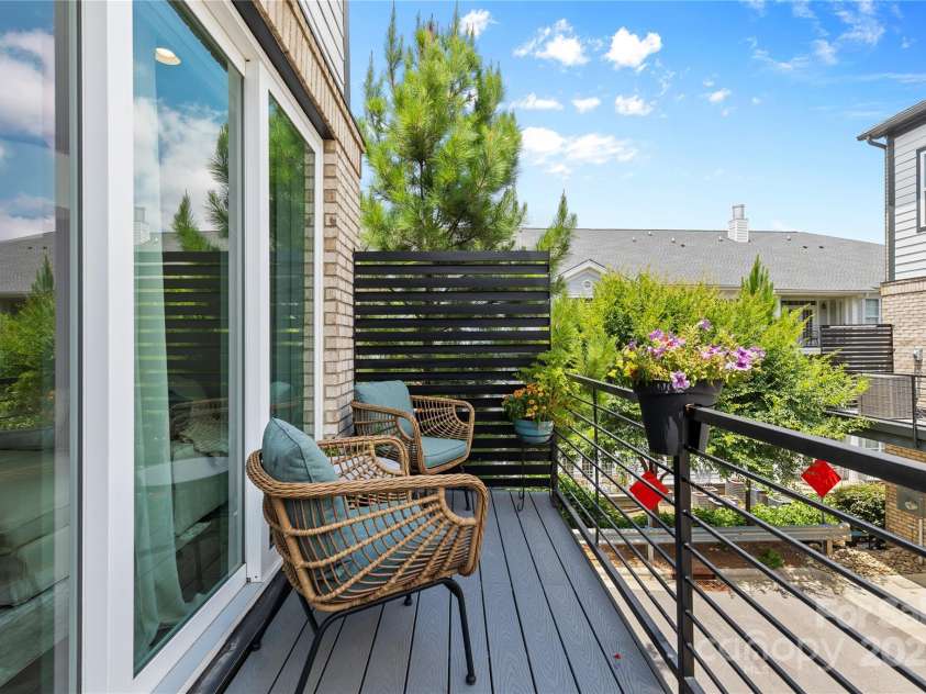 621 Tudor Park Way, Charlotte, NC 28211.  MLS# CAR4281088, YatesRealty ID 32397. 