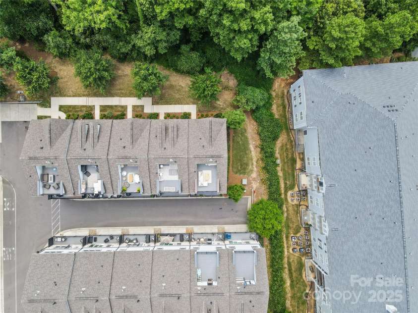 621 Tudor Park Way, Charlotte, NC 28211.  MLS# CAR4281088, YatesRealty ID 32397. 