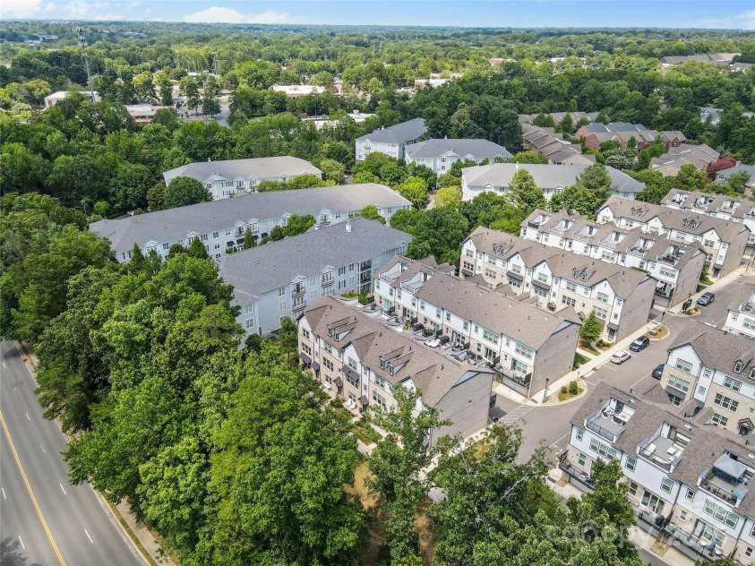 621 Tudor Park Way, Charlotte, NC 28211.  MLS# CAR4281088, YatesRealty ID 32397. 