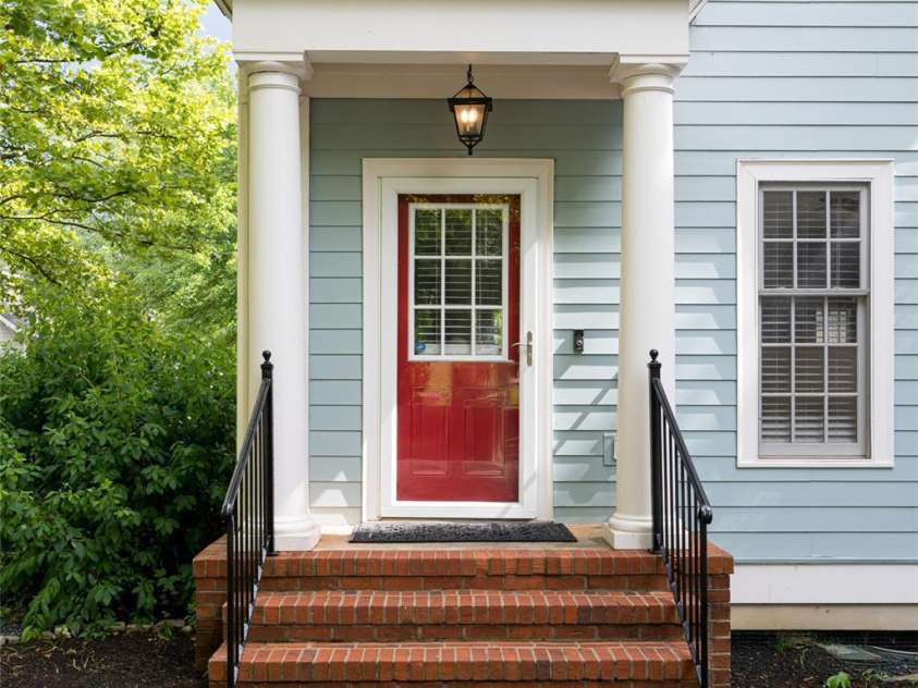 131 White Ash Drive, Asheville, NC 28803.  MLS# CAR4281962, YatesRealty ID 32398. 