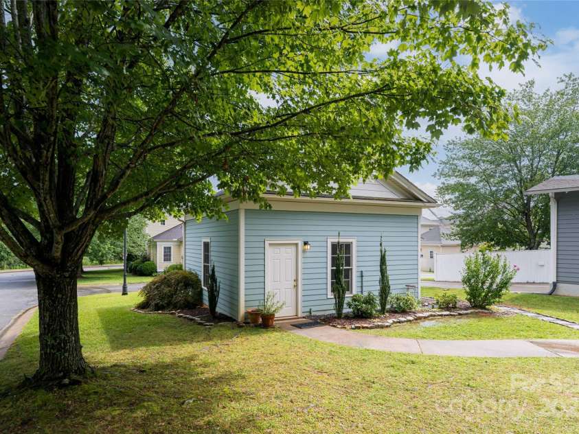 131 White Ash Drive, Asheville, NC 28803.  MLS# CAR4281962, YatesRealty ID 32398. 