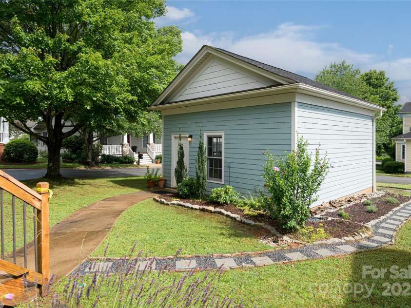 131 White Ash Drive, Asheville, NC 28803.  MLS# CAR4281962, YatesRealty ID 32398. 