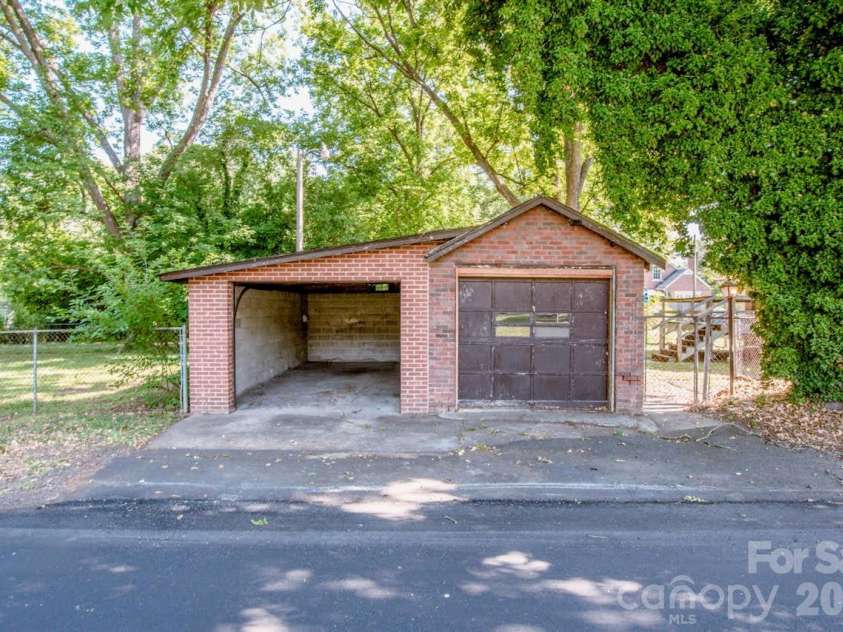 801 4th Street, Spencer, NC 28159.  MLS# CAR4392657, YatesRealty ID 32398. Garage