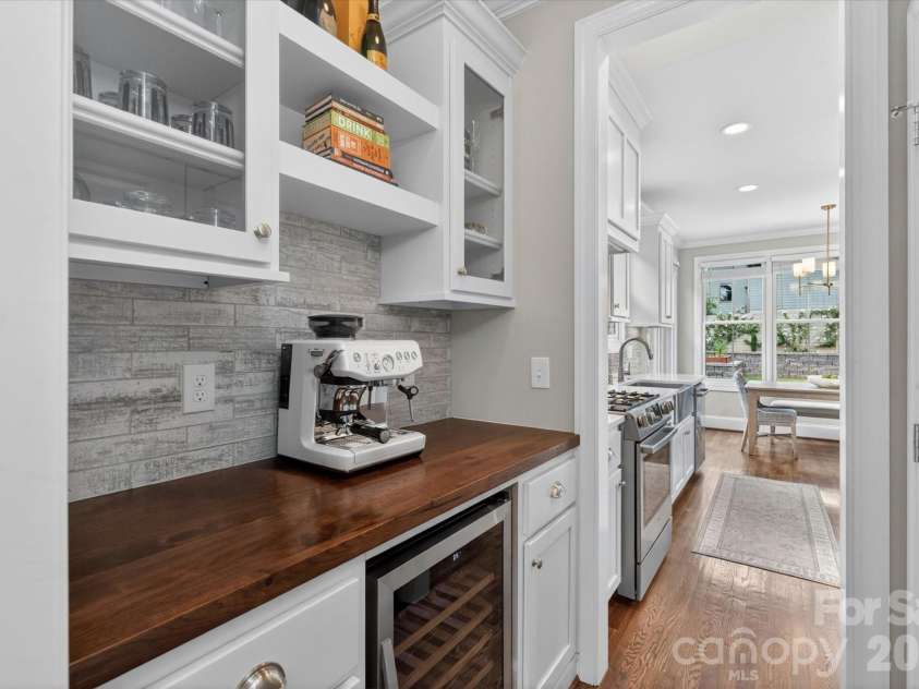 4409 Raney Way, Charlotte, NC 28205.  MLS# CAR4386355, YatesRealty ID 32399. 