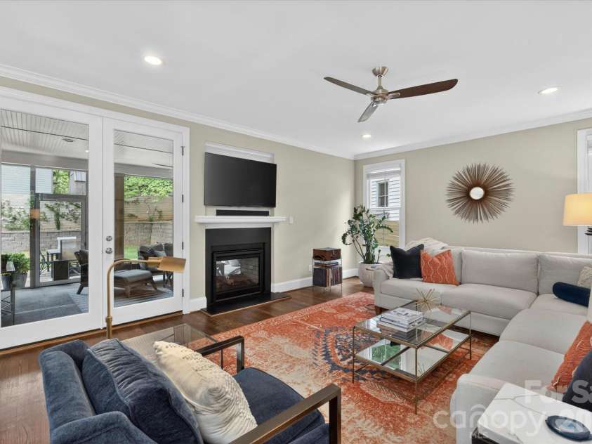 4409 Raney Way, Charlotte, NC 28205.  MLS# CAR4386355, YatesRealty ID 32399. 