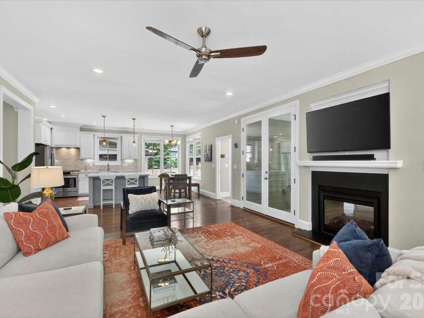 4409 Raney Way, Charlotte, NC 28205.  MLS# CAR4386355, YatesRealty ID 32399. 