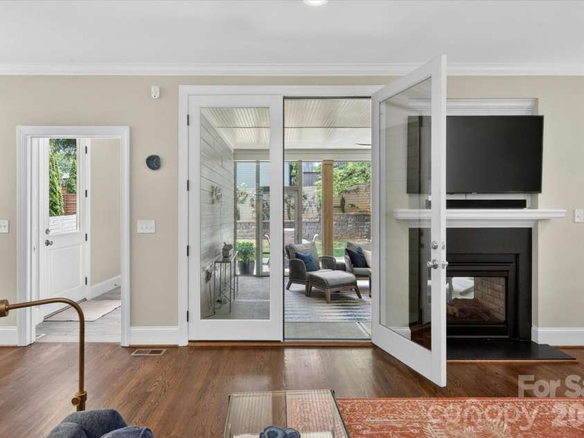 4409 Raney Way, Charlotte, NC 28205.  MLS# CAR4386355, YatesRealty ID 32399. 