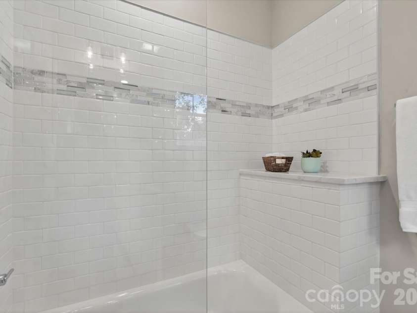4409 Raney Way, Charlotte, NC 28205.  MLS# CAR4386355, YatesRealty ID 32399. 