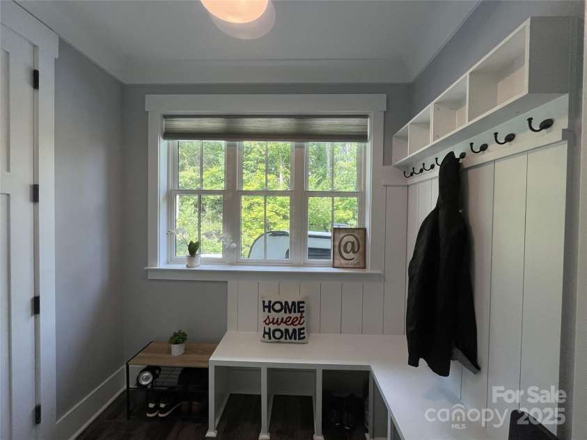 900 Houston Heights Road, Charlotte, NC 28262.  MLS# CAR4281535, YatesRealty ID 32399. 