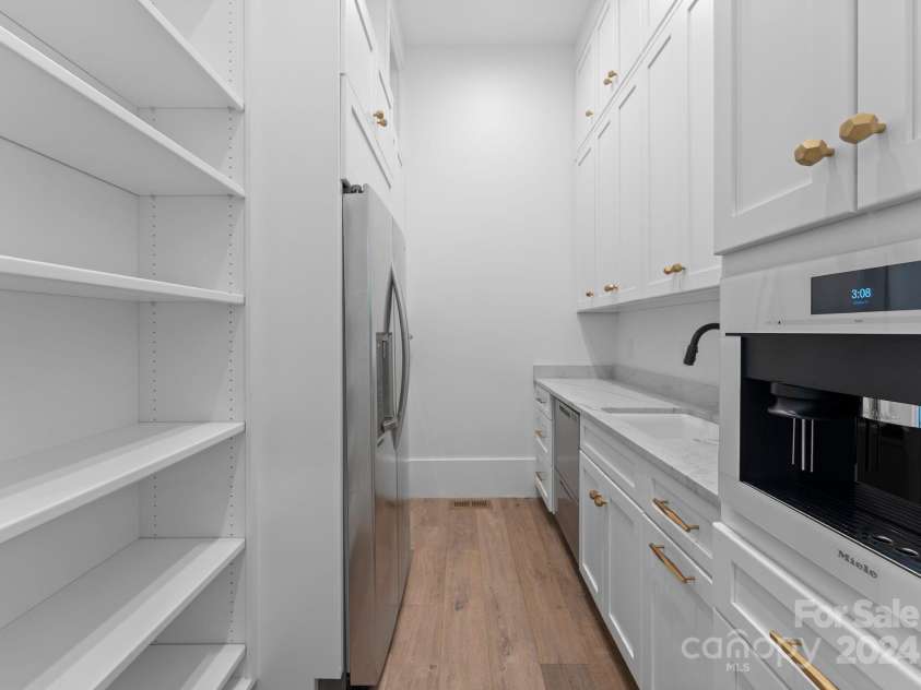 13702 Sage Thrasher Lane, Charlotte, NC 28278.  MLS# CAR4191491, YatesRealty ID 324. 