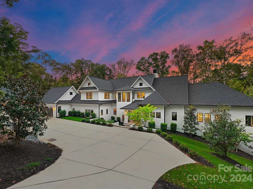 13702 Sage Thrasher Lane, Charlotte, NC 28278.  MLS# CAR4191491, YatesRealty ID 324. 