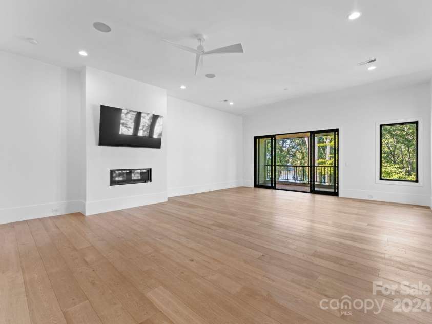 13702 Sage Thrasher Lane, Charlotte, NC 28278.  MLS# CAR4191491, YatesRealty ID 324. Primary Suite