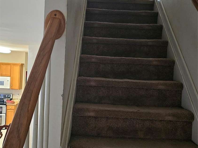 6334 Dillard Ridge Drive, Charlotte, NC 28216.  MLS# CAR4206693, YatesRealty ID 324. A picture of the stairwell. 