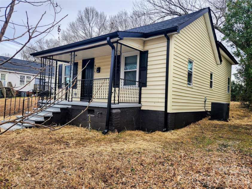 457 Fewell Street, Rock Hill, SC 29730.  MLS# CAR4337647, YatesRealty ID 3240. 