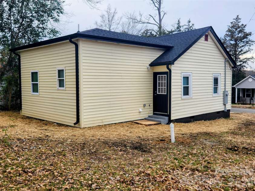 457 Fewell Street, Rock Hill, SC 29730.  MLS# CAR4337647, YatesRealty ID 3240. 