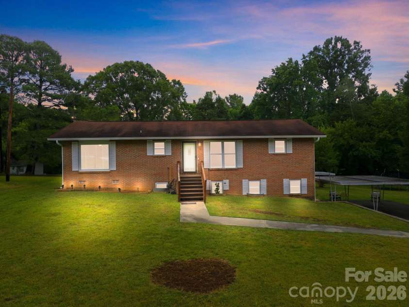401 Grant Street, Spencer, NC 28027.  MLS# CAR4396306, YatesRealty ID 32400. 