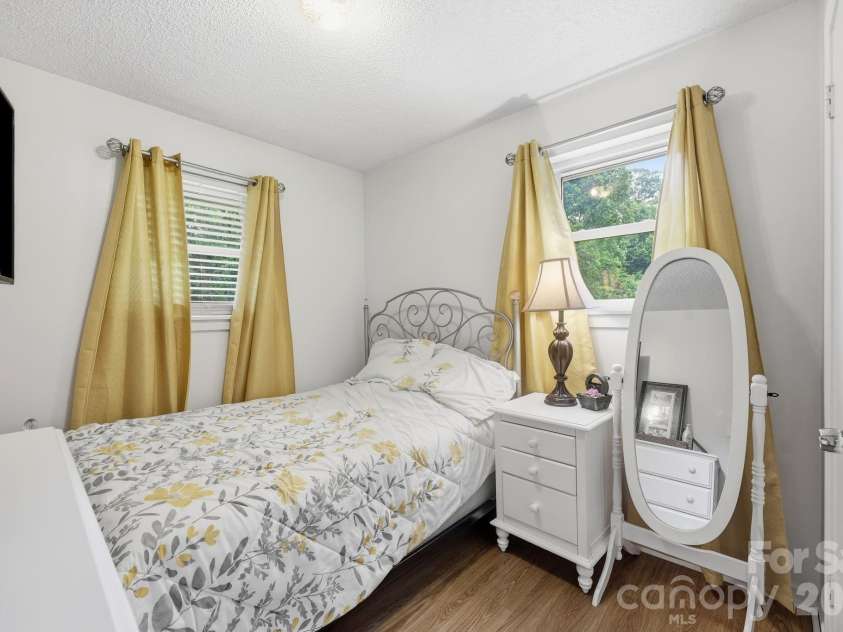 401 Grant Street, Spencer, NC 28027.  MLS# CAR4396306, YatesRealty ID 32400. 