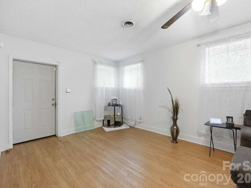 401 Grant Street, Spencer, NC 28027.  MLS# CAR4396306, YatesRealty ID 32400. 