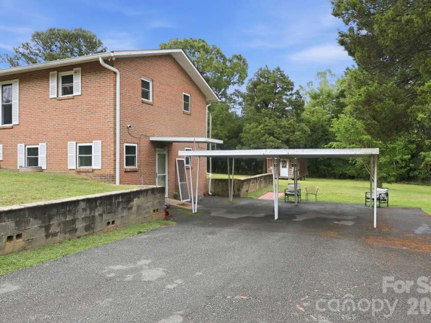 401 Grant Street, Spencer, NC 28027.  MLS# CAR4396306, YatesRealty ID 32400. 