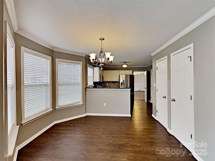 184 Rocky Knoll Court, Denver, NC 28037.  MLS# CAR4288385, YatesRealty ID 32402. Breakfast Nook