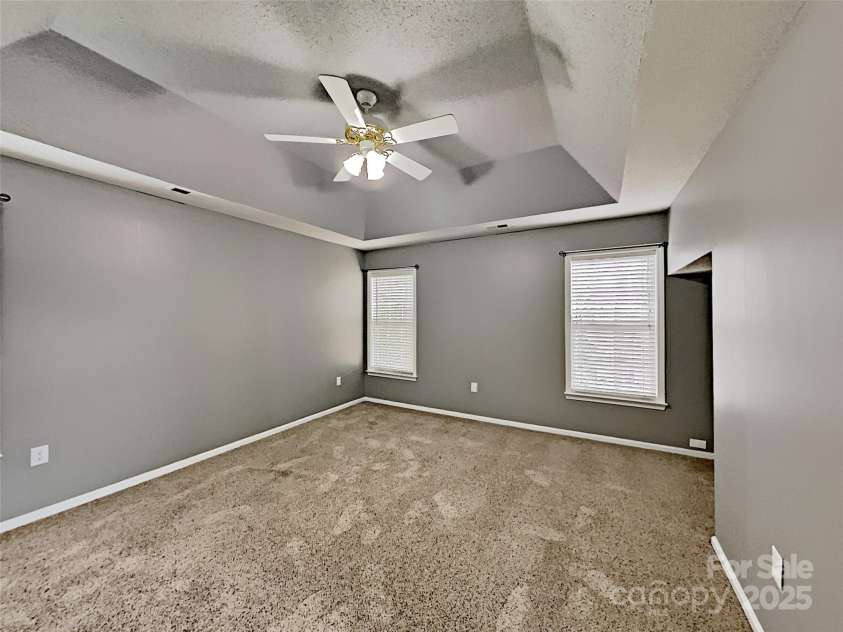 184 Rocky Knoll Court, Denver, NC 28037.  MLS# CAR4288385, YatesRealty ID 32402. Primary Bathroom