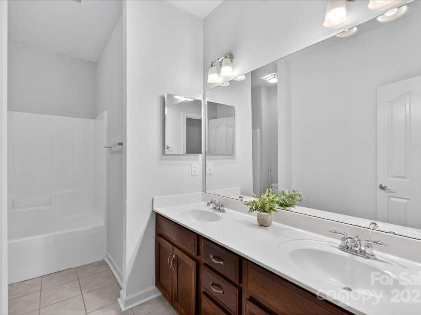 2416 River Oaks Drive, Waxhaw, NC 28173.  MLS# CAR4287585, YatesRealty ID 32403. 