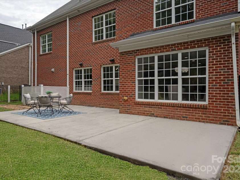 2416 River Oaks Drive, Waxhaw, NC 28173.  MLS# CAR4287585, YatesRealty ID 32403. 