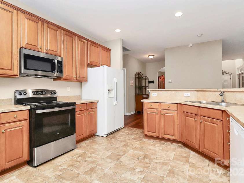 3161 Pine Bluff Way, Fort Mill, SC 29707.  MLS# CAR4289165, YatesRealty ID 32405. 