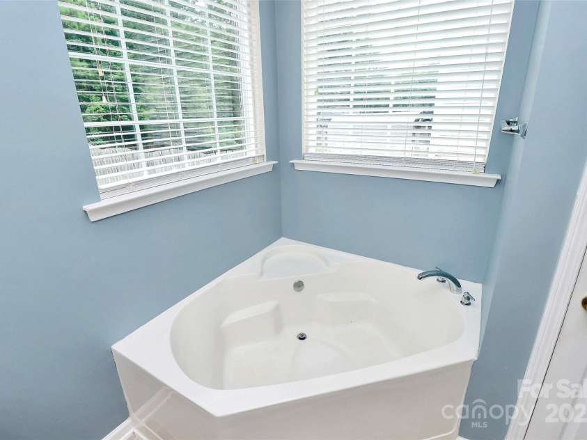 3161 Pine Bluff Way, Fort Mill, SC 29707.  MLS# CAR4289165, YatesRealty ID 32405. 