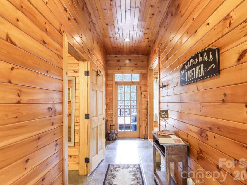1012 Alarka Highlands Drive, Bryson City, NC 28713.  MLS# CAR4357105, YatesRealty ID 32406. 