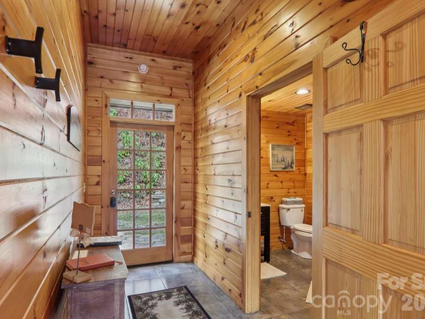 1012 Alarka Highlands Drive, Bryson City, NC 28713.  MLS# CAR4357105, YatesRealty ID 32406. 