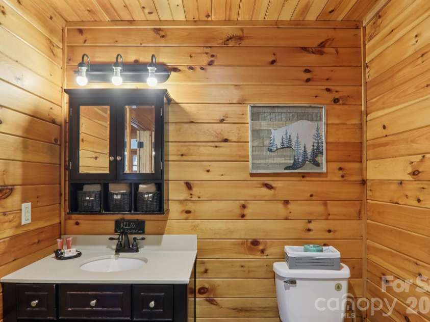 1012 Alarka Highlands Drive, Bryson City, NC 28713.  MLS# CAR4357105, YatesRealty ID 32406. 