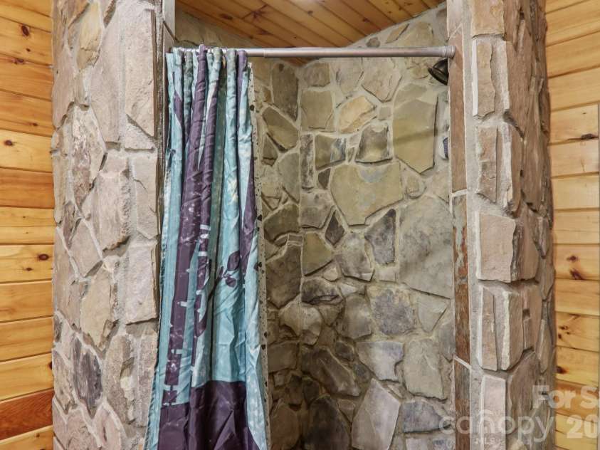 1012 Alarka Highlands Drive, Bryson City, NC 28713.  MLS# CAR4357105, YatesRealty ID 32406. 
