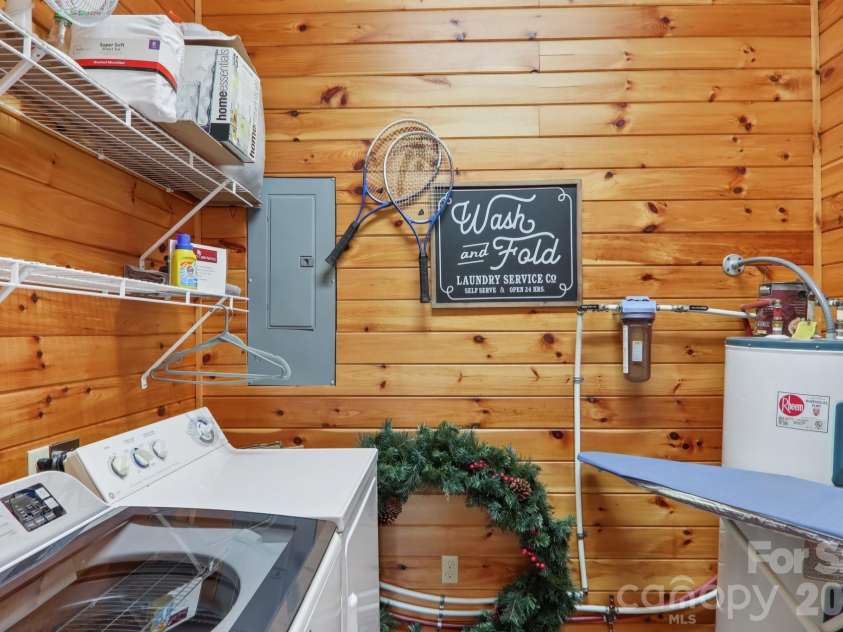 1012 Alarka Highlands Drive, Bryson City, NC 28713.  MLS# CAR4357105, YatesRealty ID 32406. 
