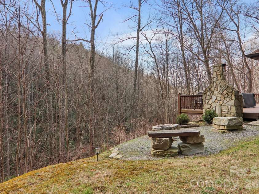 1012 Alarka Highlands Drive, Bryson City, NC 28713.  MLS# CAR4357105, YatesRealty ID 32406. 
