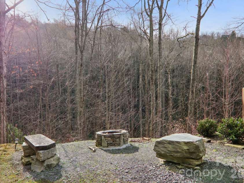 1012 Alarka Highlands Drive, Bryson City, NC 28713.  MLS# CAR4357105, YatesRealty ID 32406. 