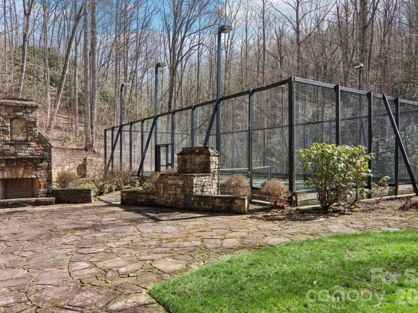1012 Alarka Highlands Drive, Bryson City, NC 28713.  MLS# CAR4357105, YatesRealty ID 32406. 