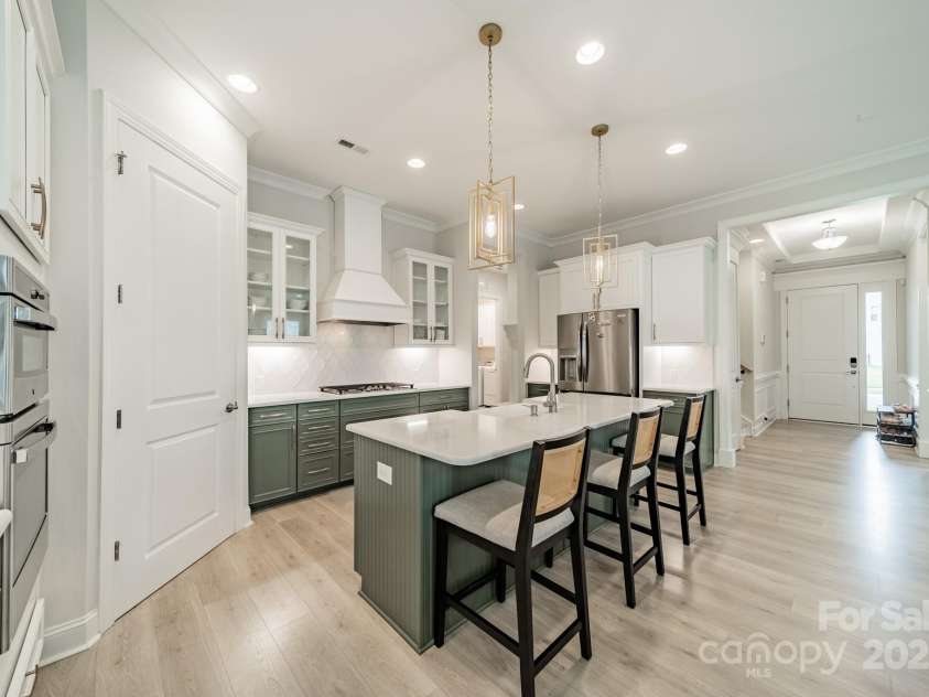 17150 Sand Bank Road, Charlotte, NC 28278.  MLS# CAR4290063, YatesRealty ID 32406. 